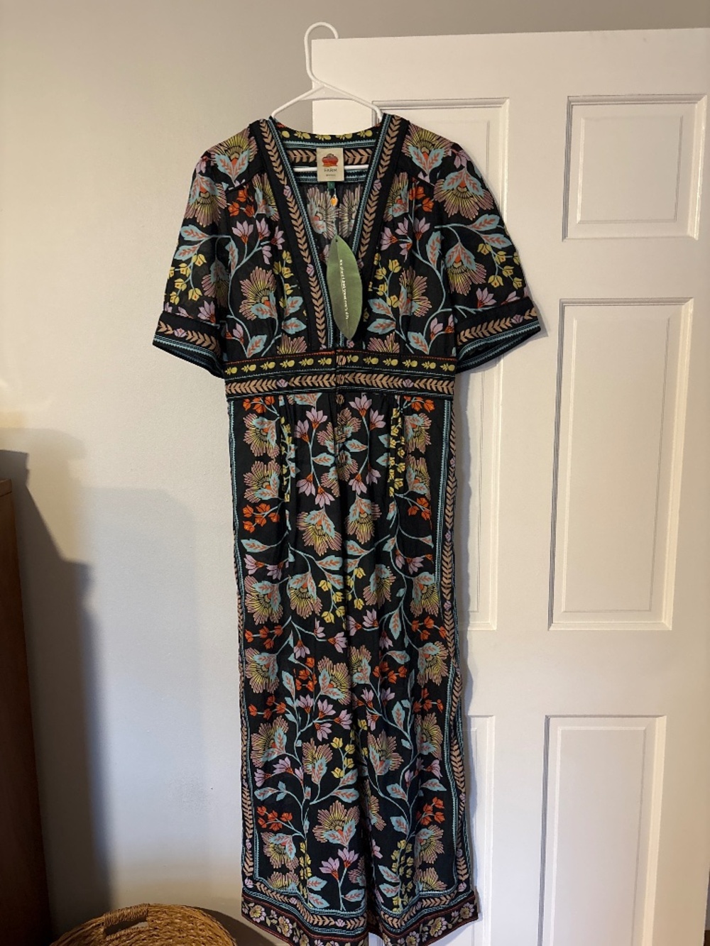 FARM RIO Flowery Black Button Front Wide Leg Jumpsuit Size L NWT Floral V-Neck
